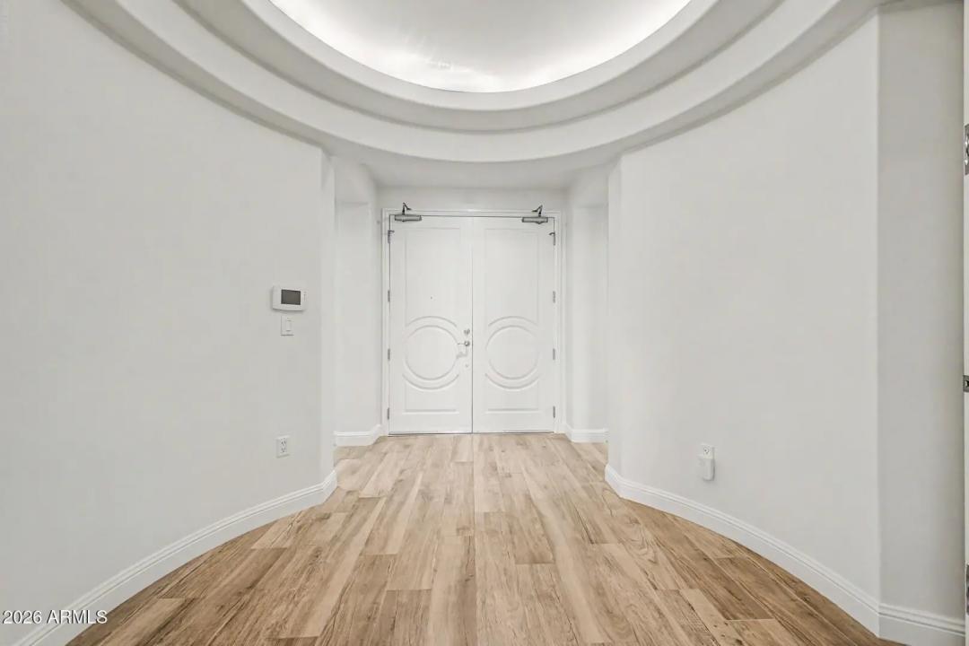 Real Estate Picture 4
