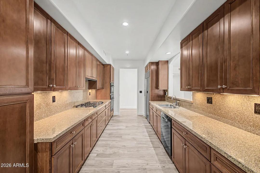 Real Estate Picture 5