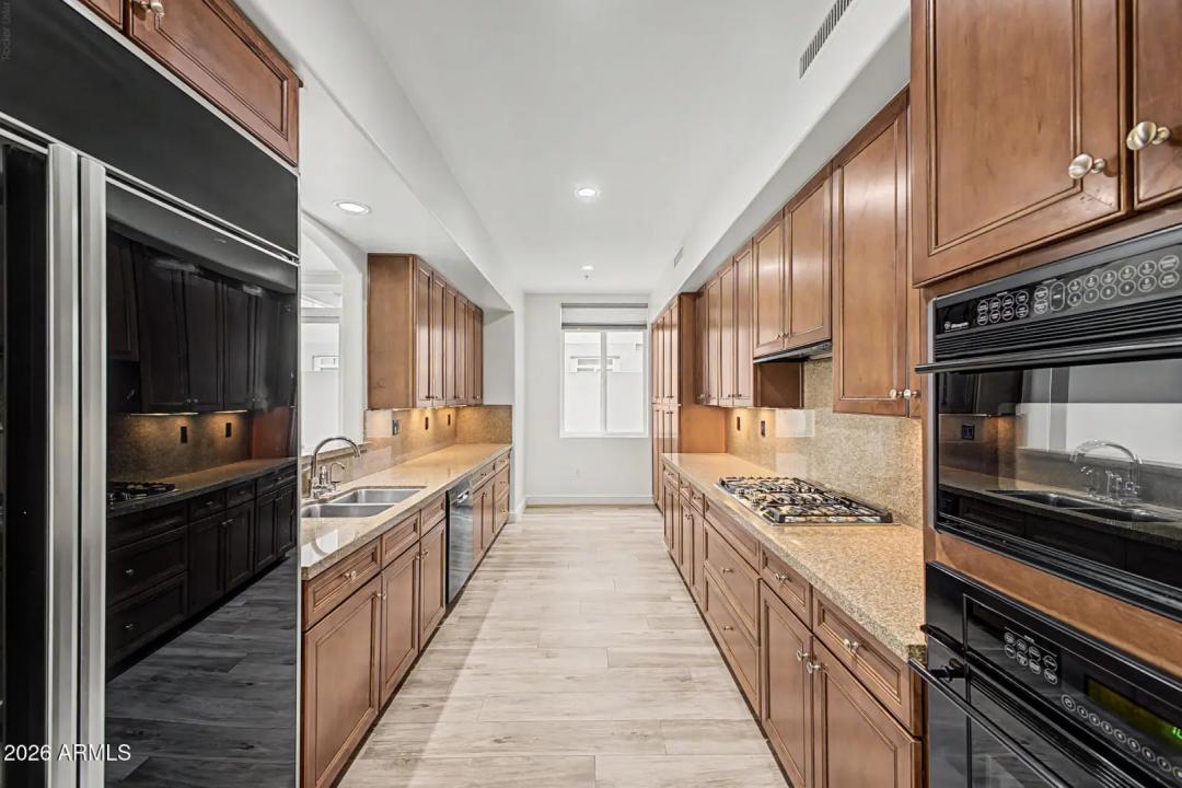 Real Estate Picture 6