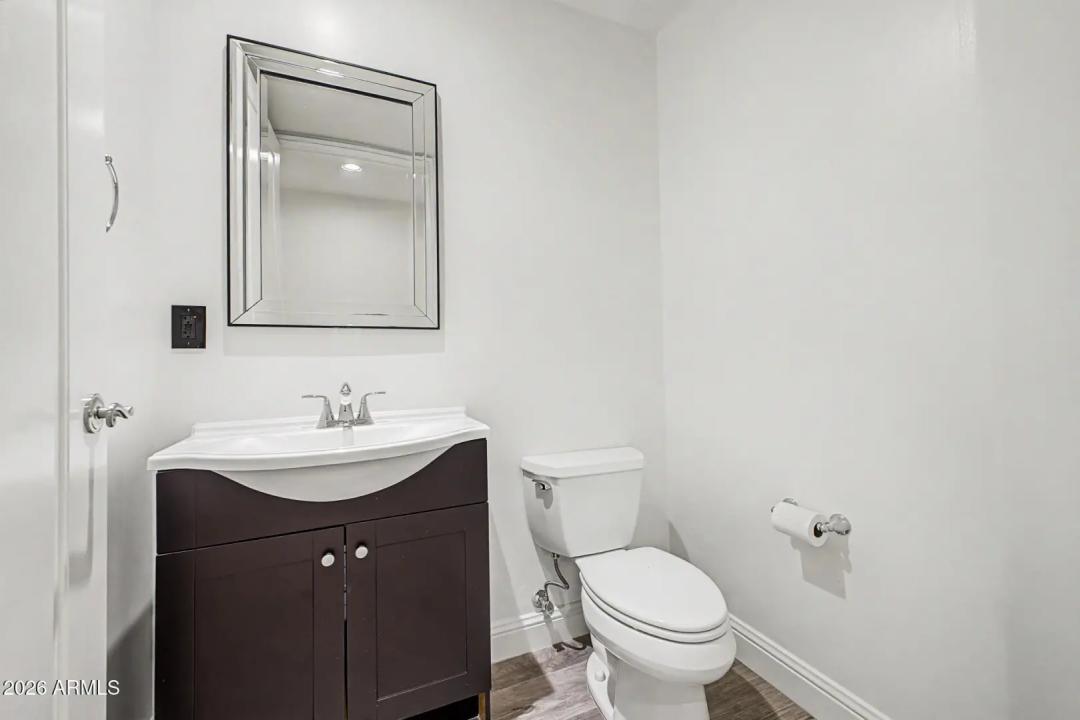 Real Estate Picture 8