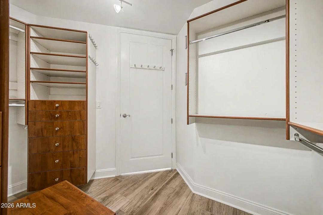 Real Estate Picture 17