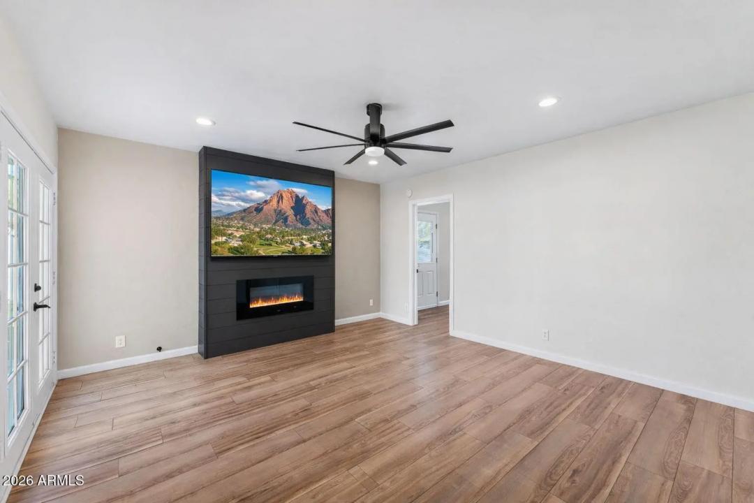 Real Estate Picture 10