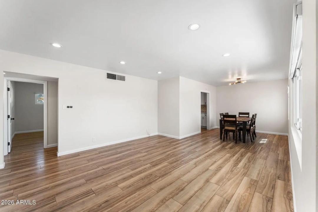 Real Estate Picture 13