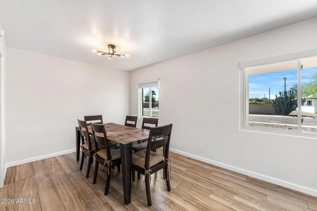 Real Estate Picture 15