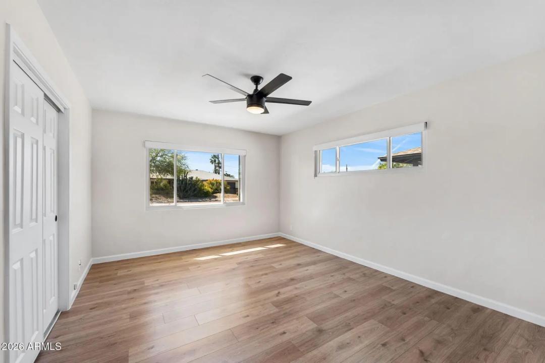 Real Estate Picture 16