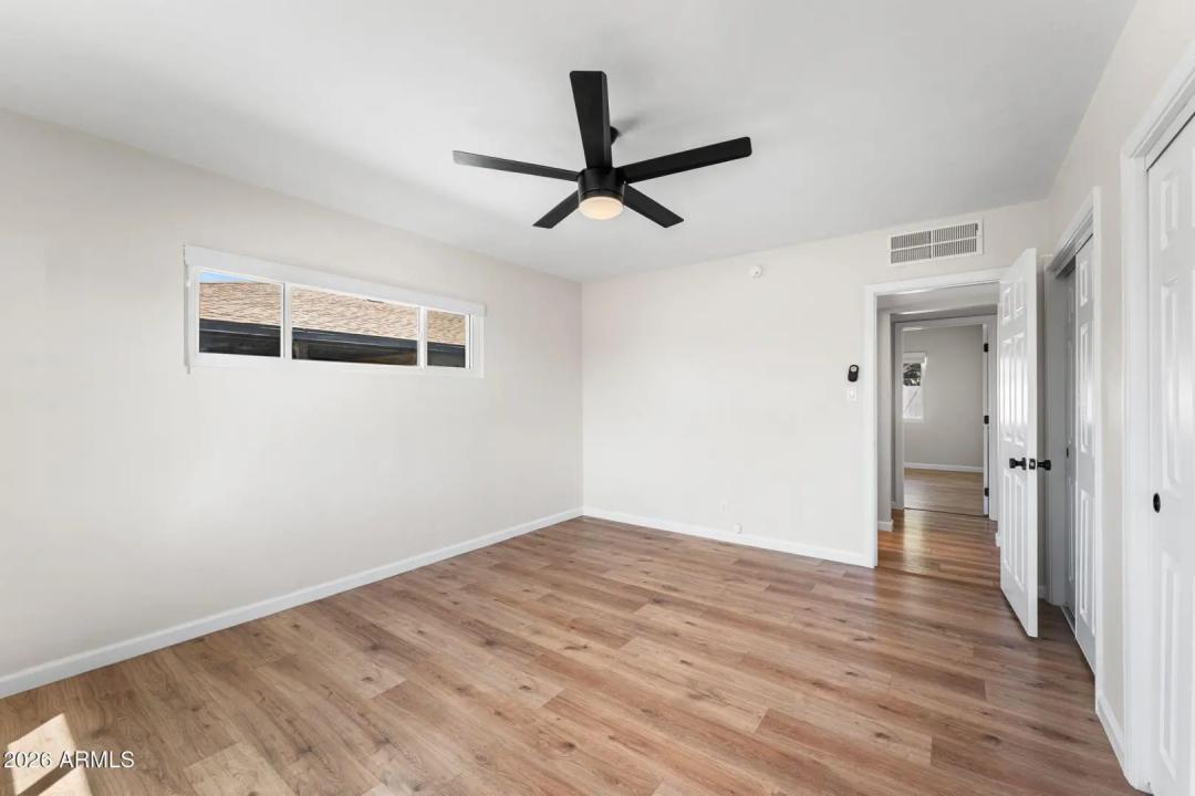 Real Estate Picture 17