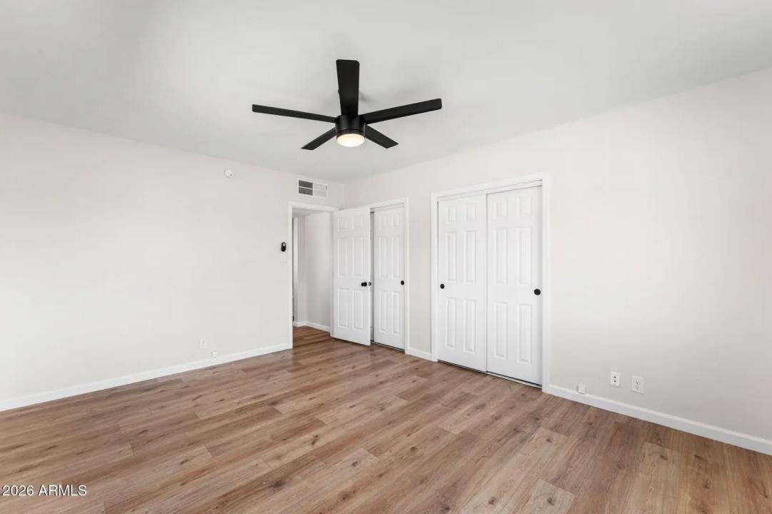 Real Estate Picture 18