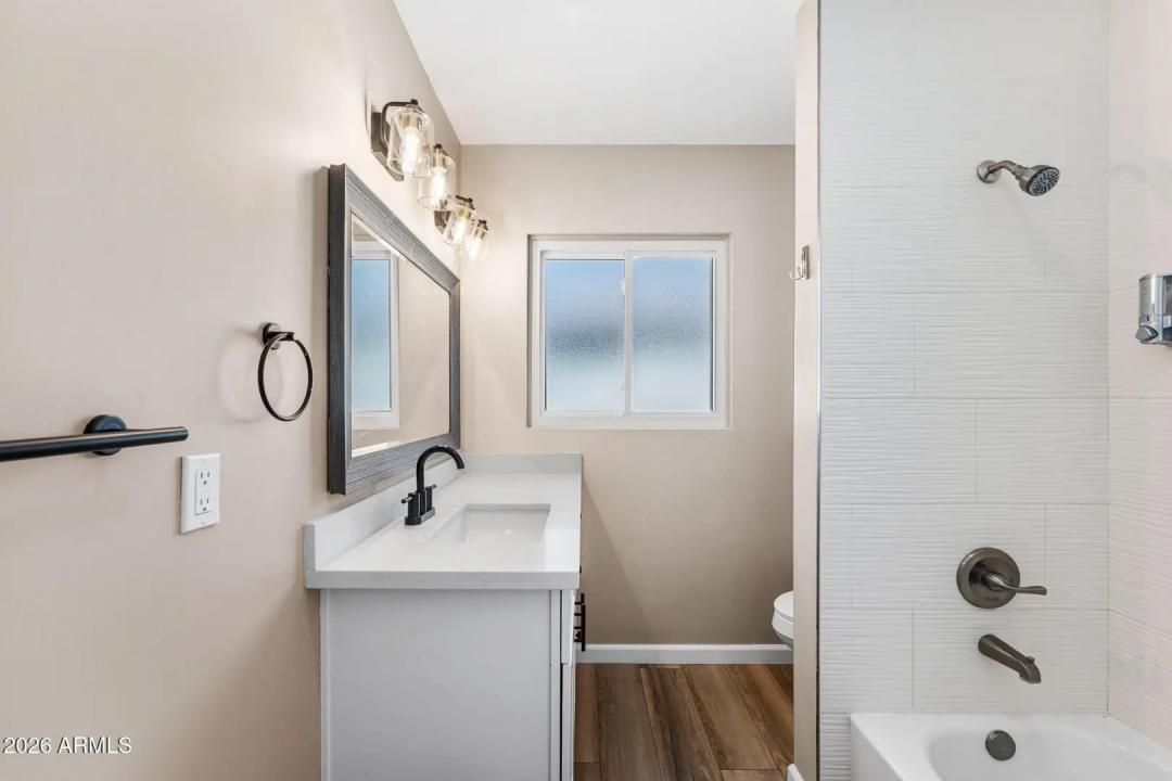 Real Estate Picture 19