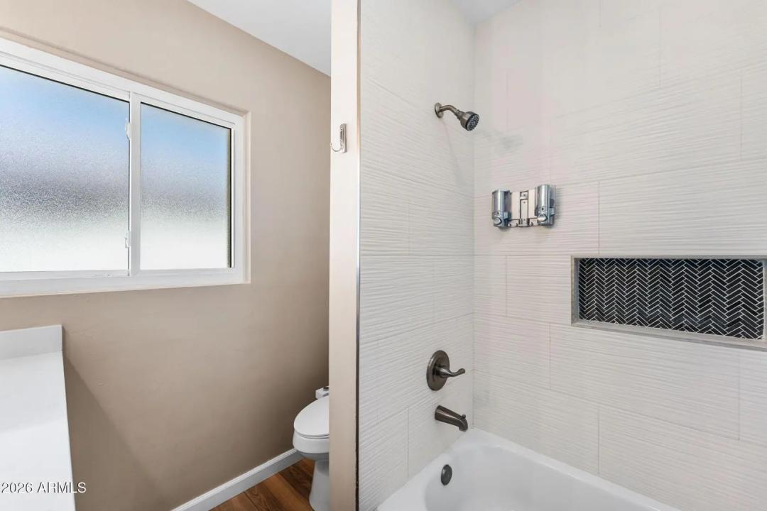 Real Estate Picture 20