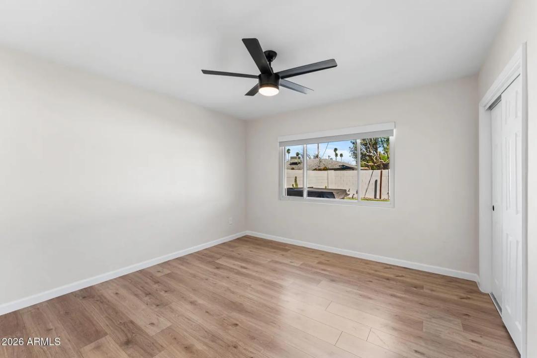 Real Estate Picture 22