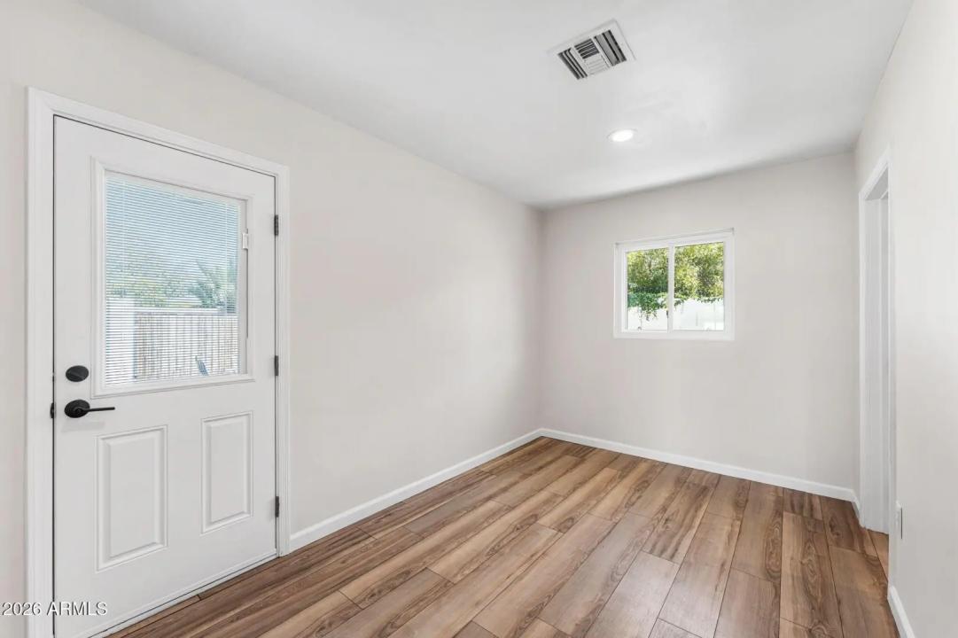 Real Estate Picture 29