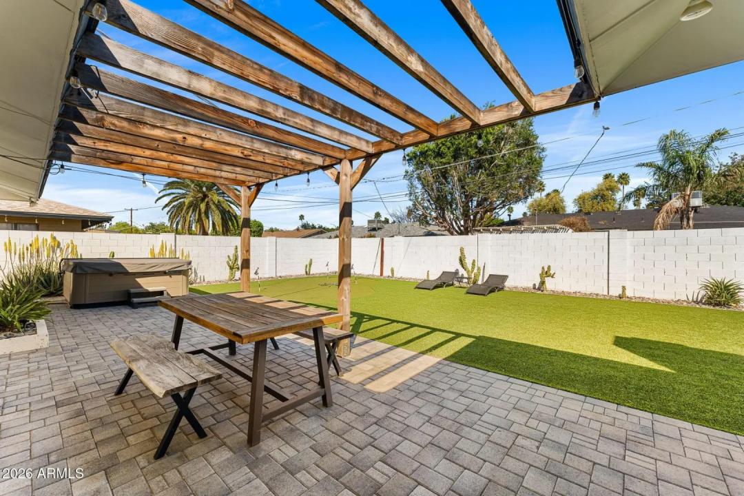 Real Estate Picture 30