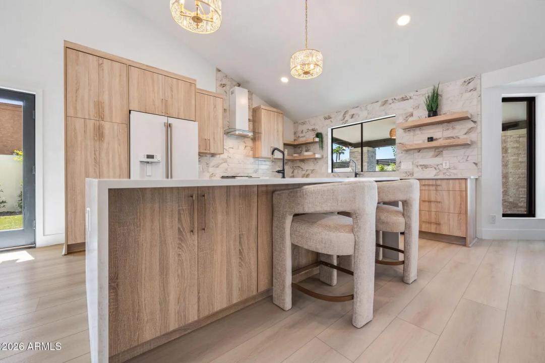 Real Estate Picture 6