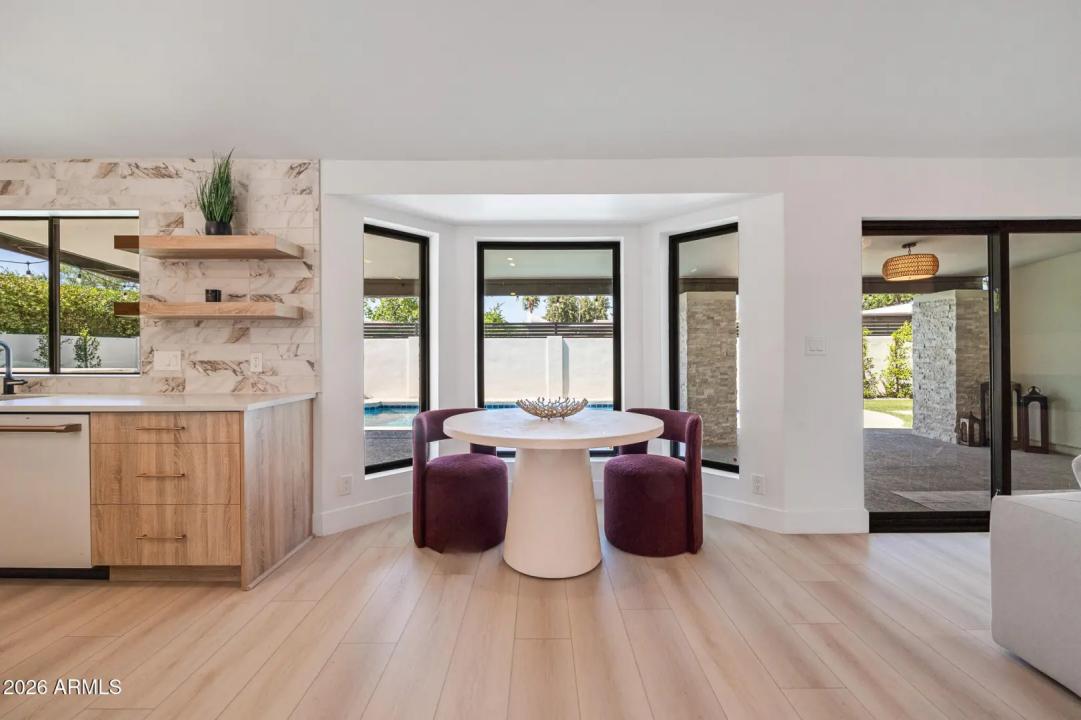 Real Estate Picture 11