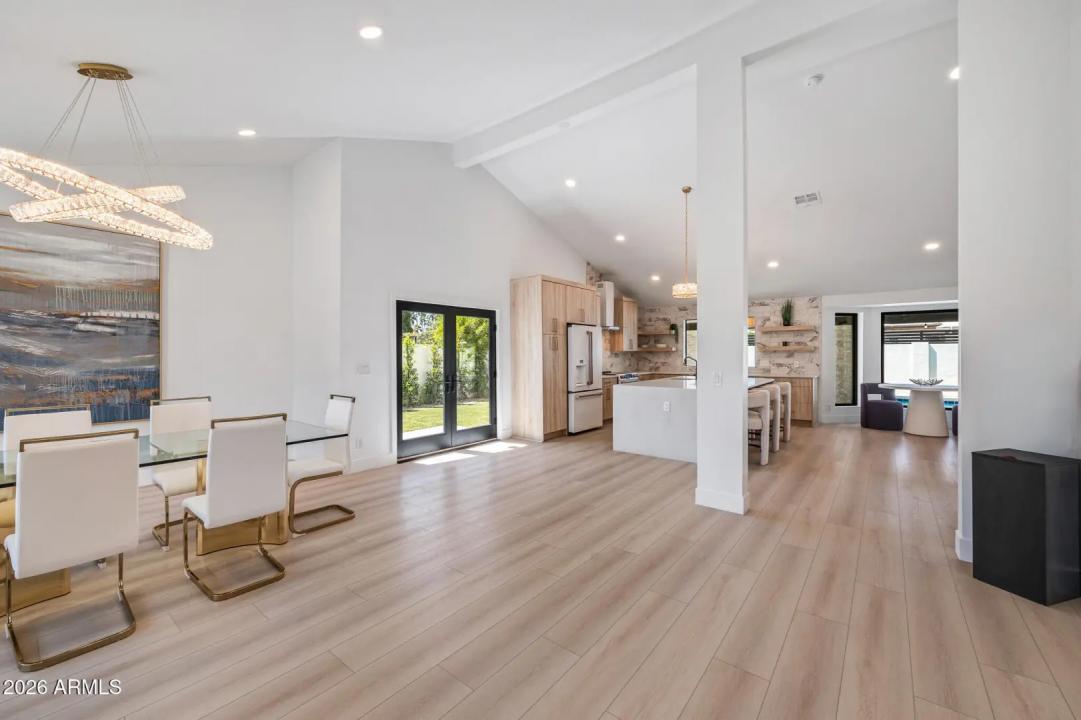 Real Estate Picture 15