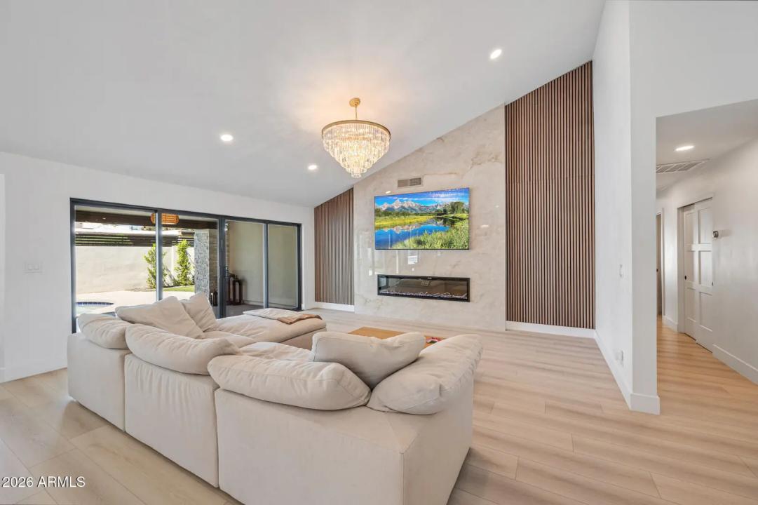 Real Estate Picture 16