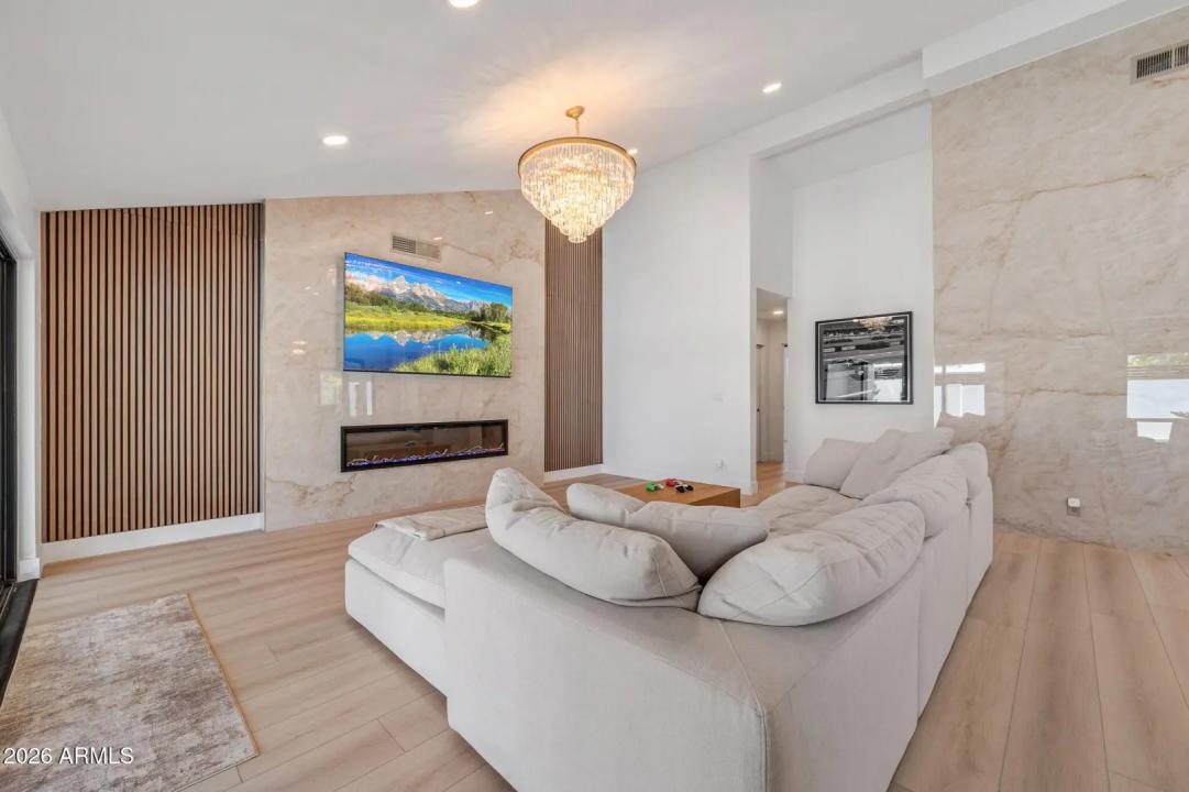 Real Estate Picture 22