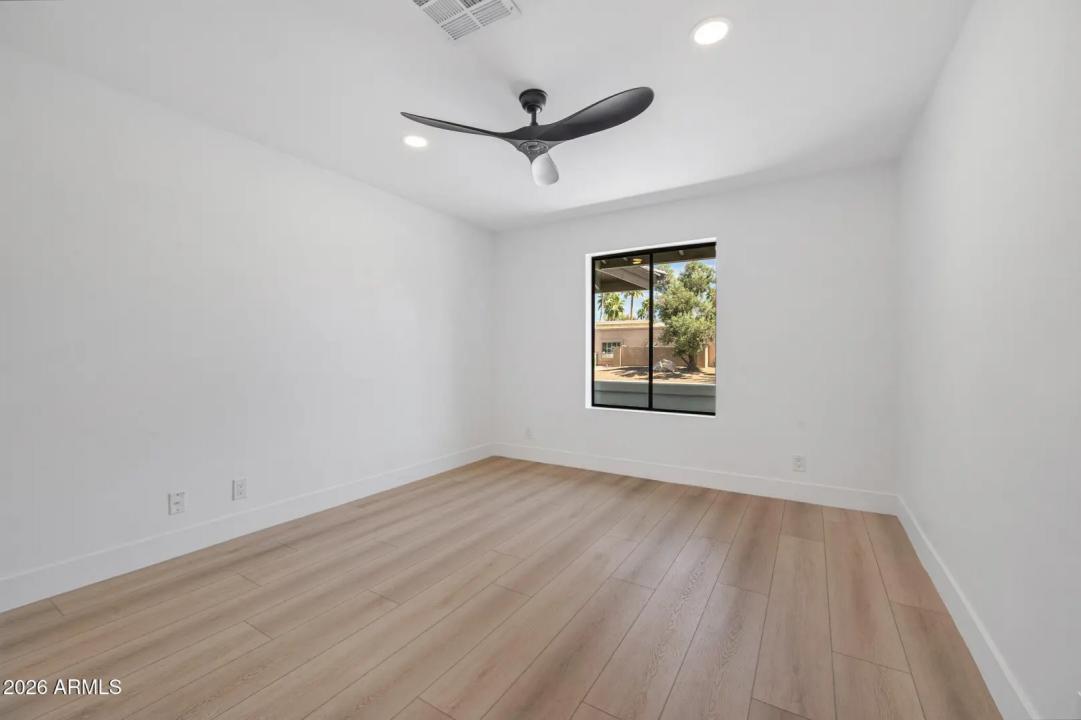 Real Estate Picture 42