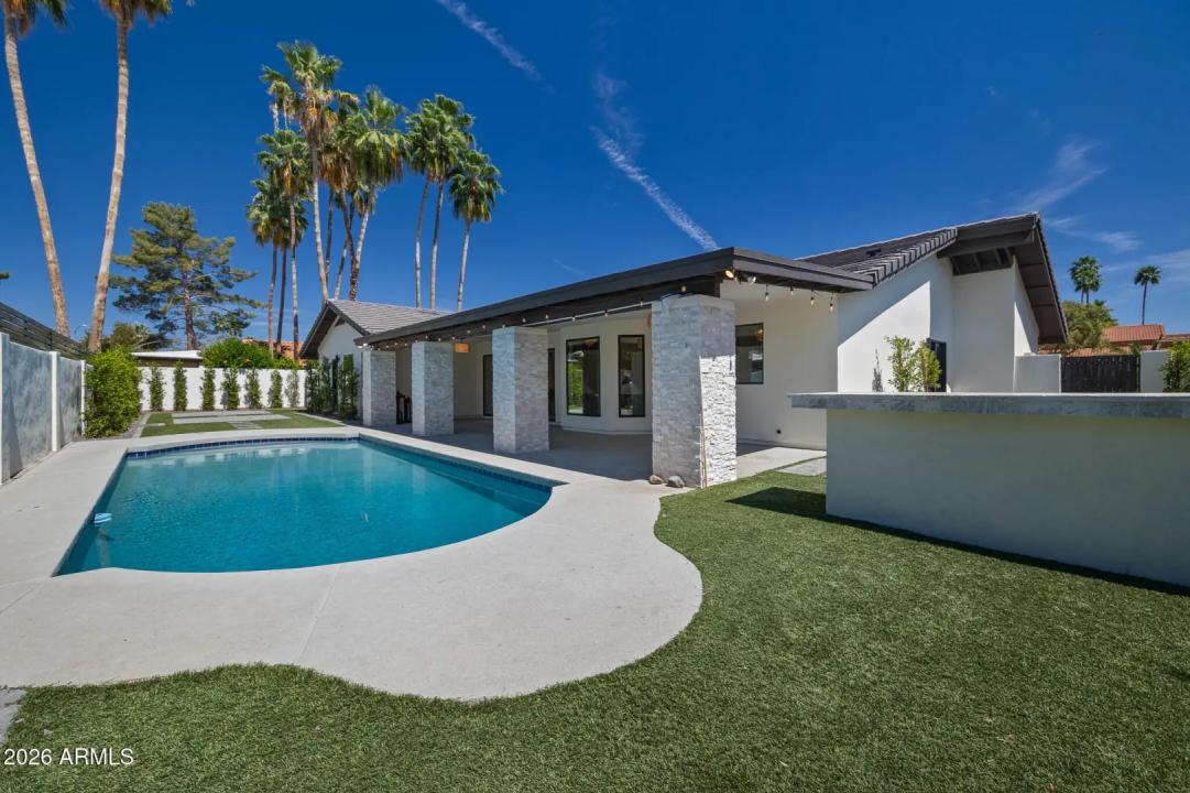 Real Estate Picture 50