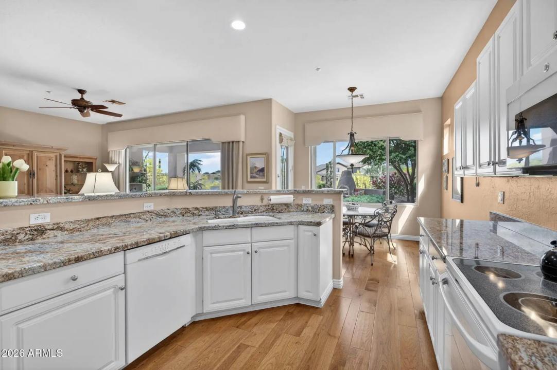 Real Estate Picture 7