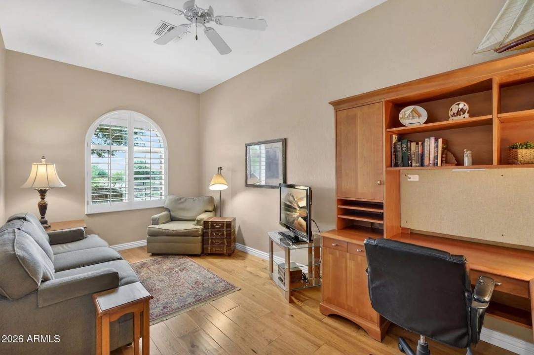 Real Estate Picture 10