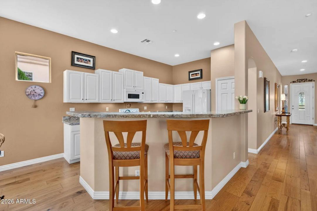 Real Estate Picture 5