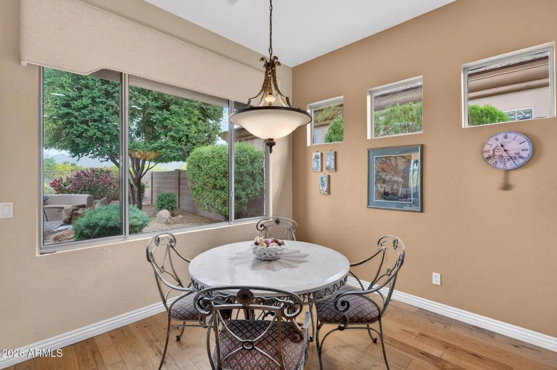 Real Estate Picture 8