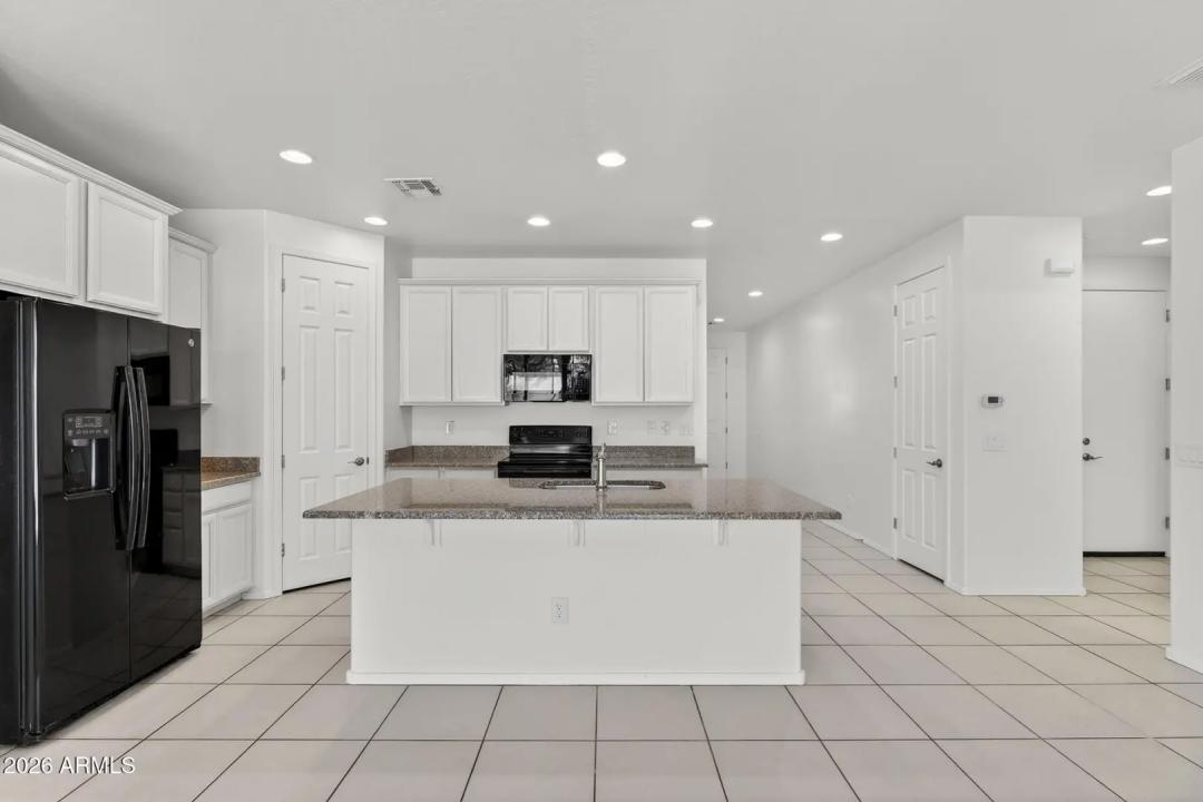 Real Estate Picture 8