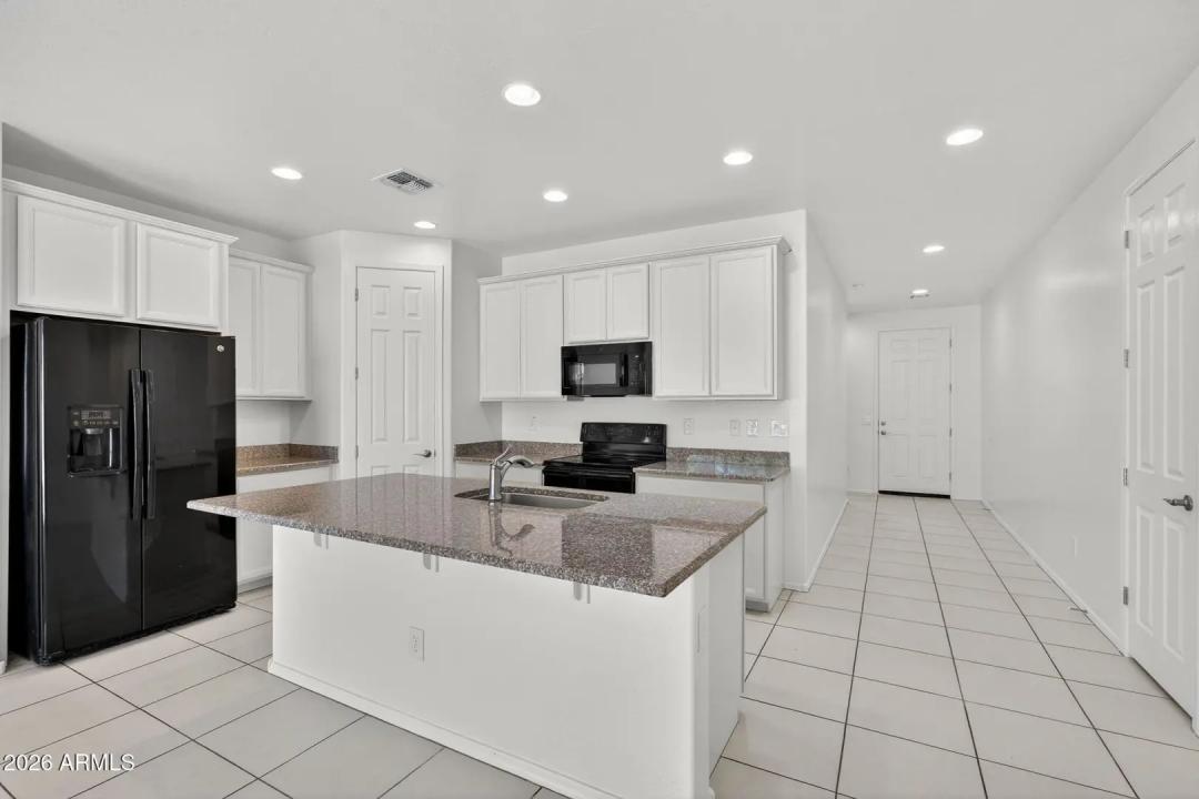 Real Estate Picture 7