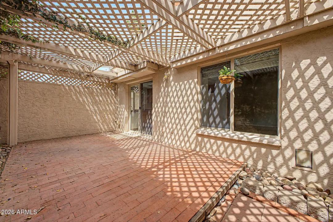 Real Estate Picture 9