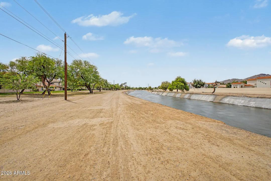 Real Estate Picture 22