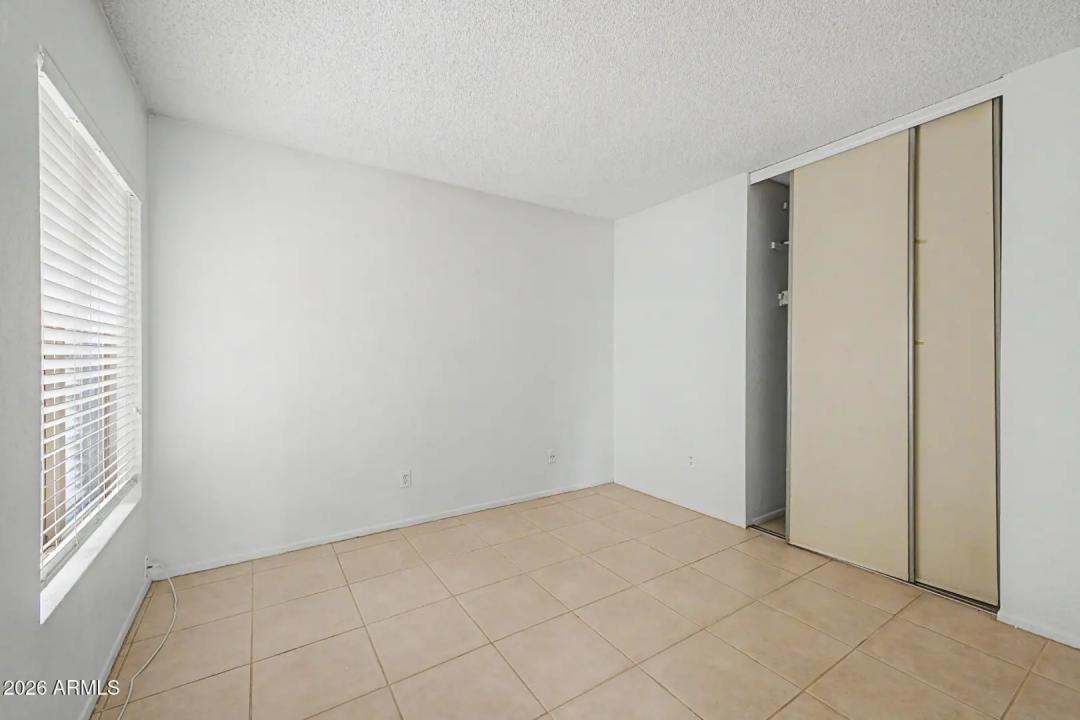 Real Estate Picture 14