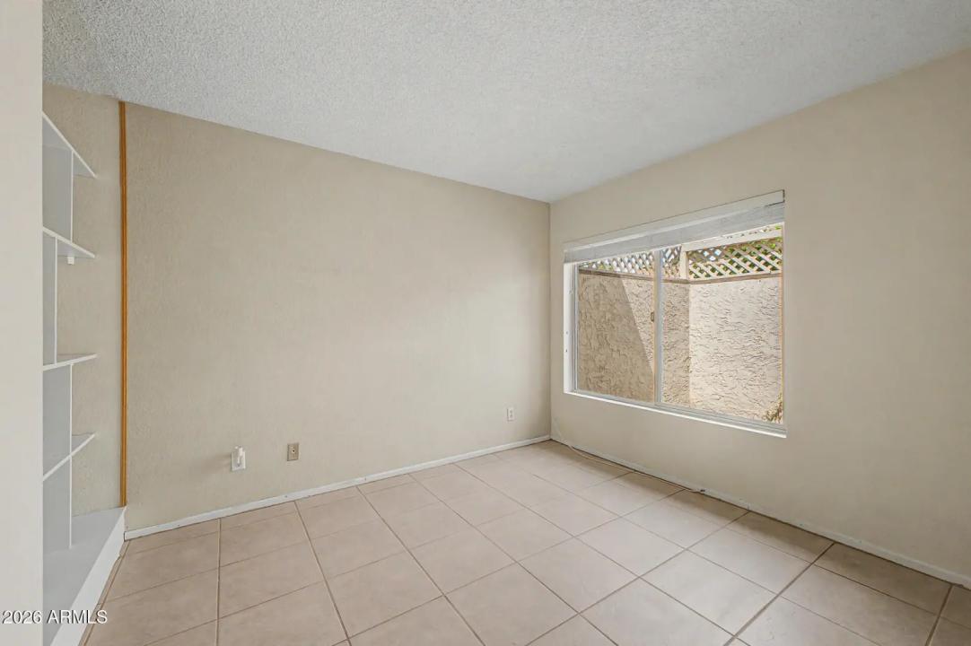 Real Estate Picture 15