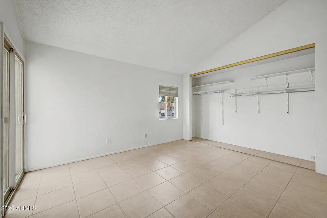 Real Estate Picture 12