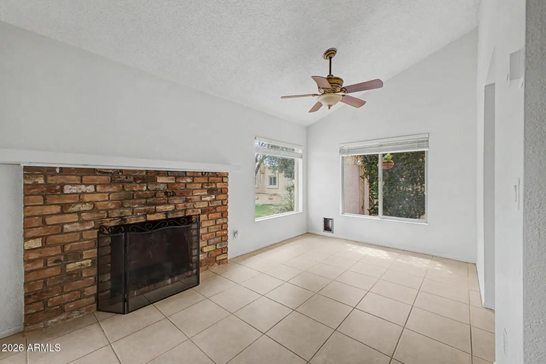 Real Estate Picture 3