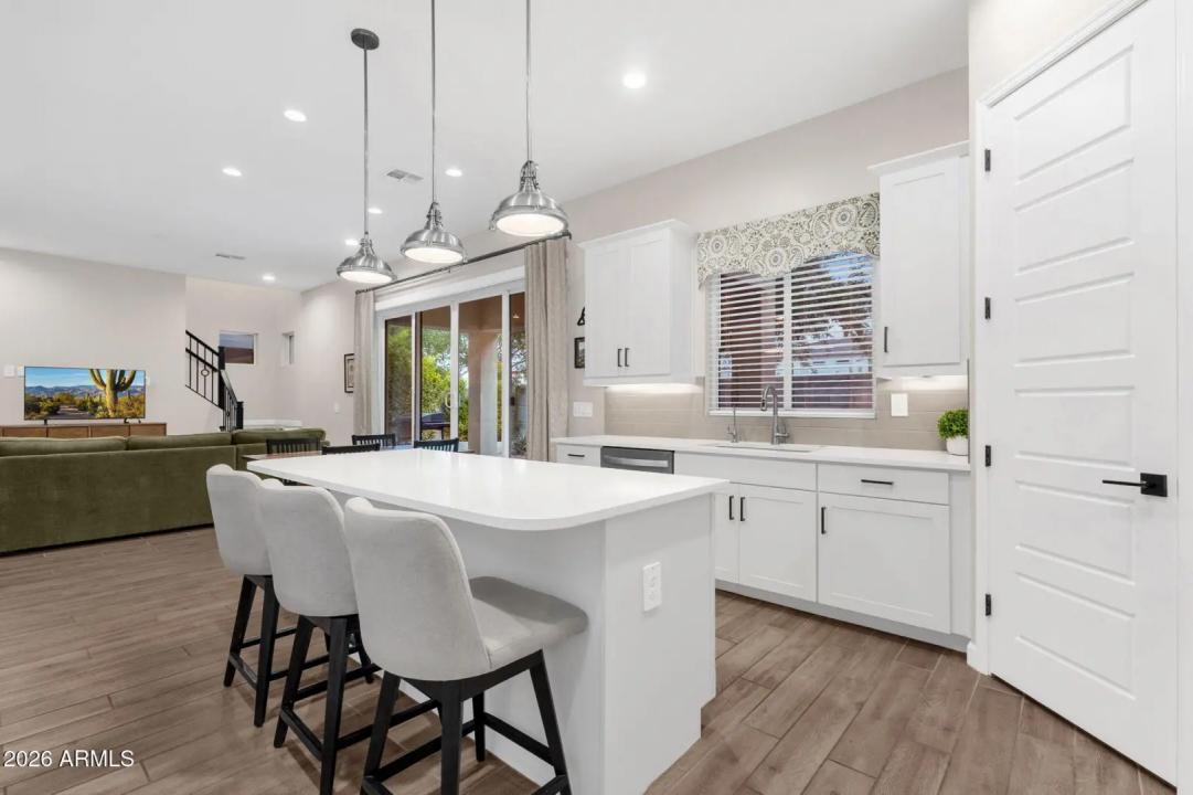 Real Estate Picture 5