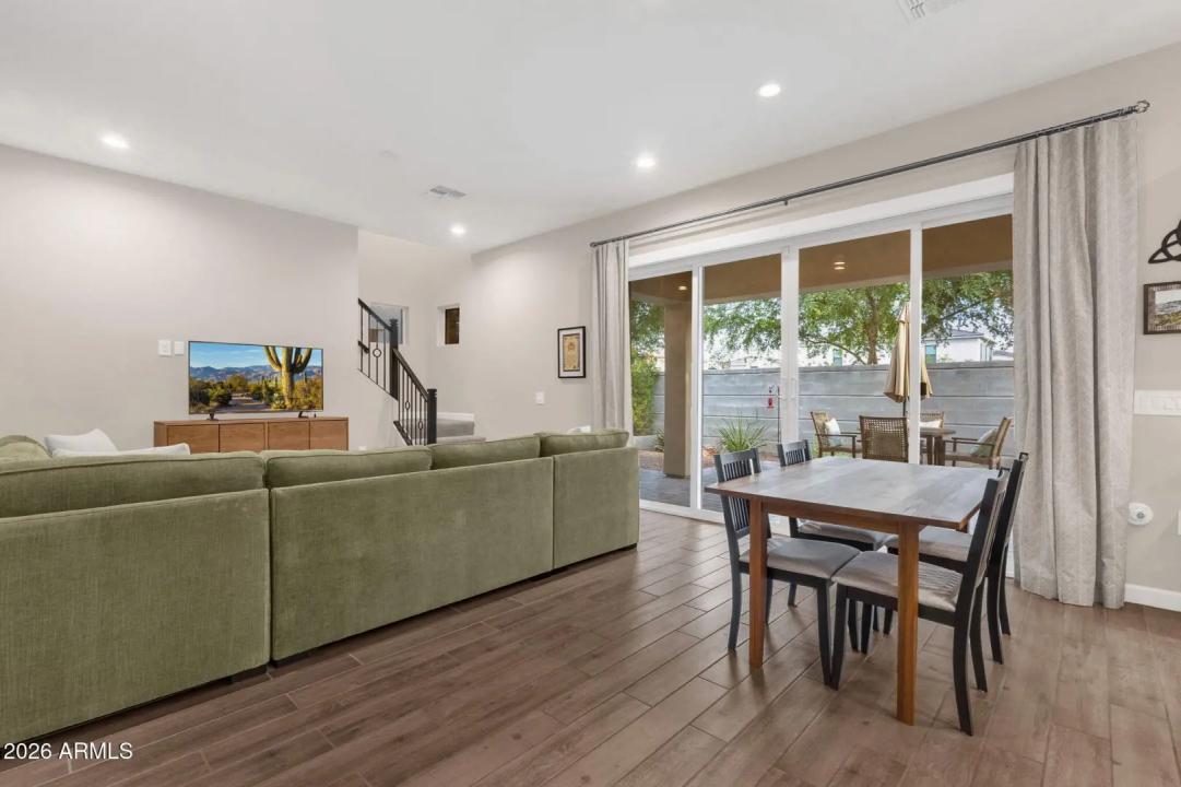 Real Estate Picture 8