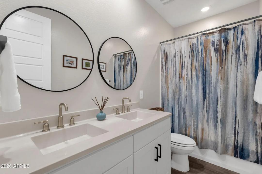 Real Estate Picture 21