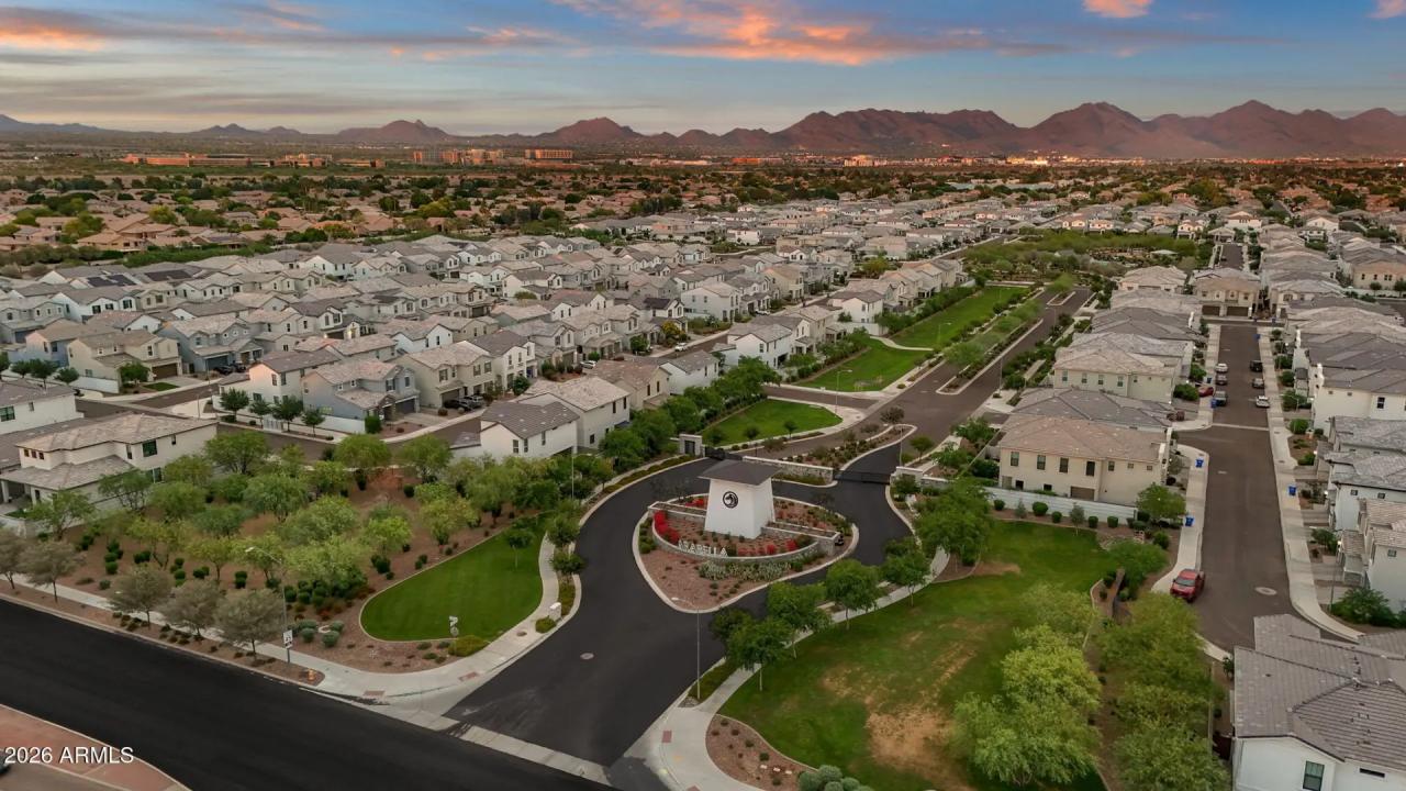 Real Estate Picture 33