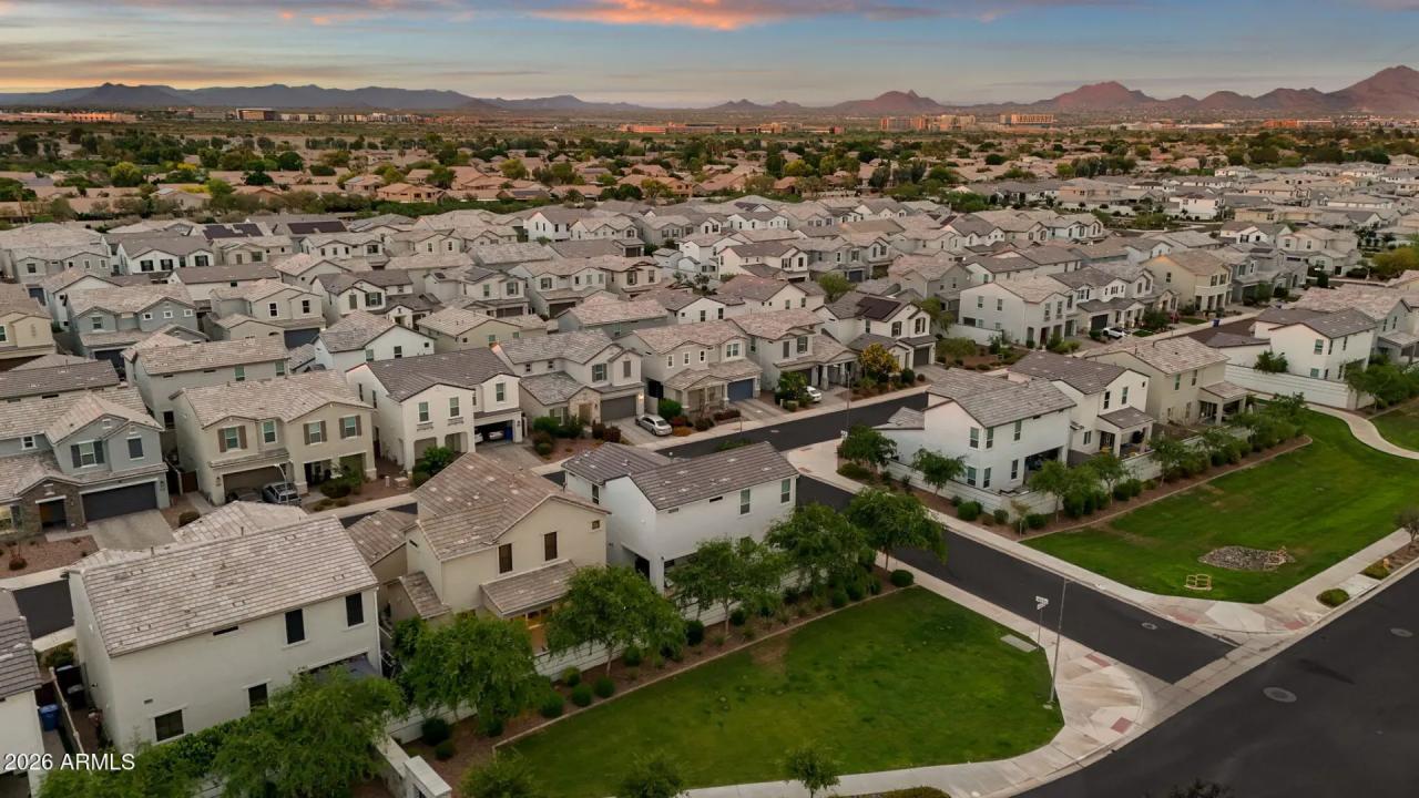 Real Estate Picture 35