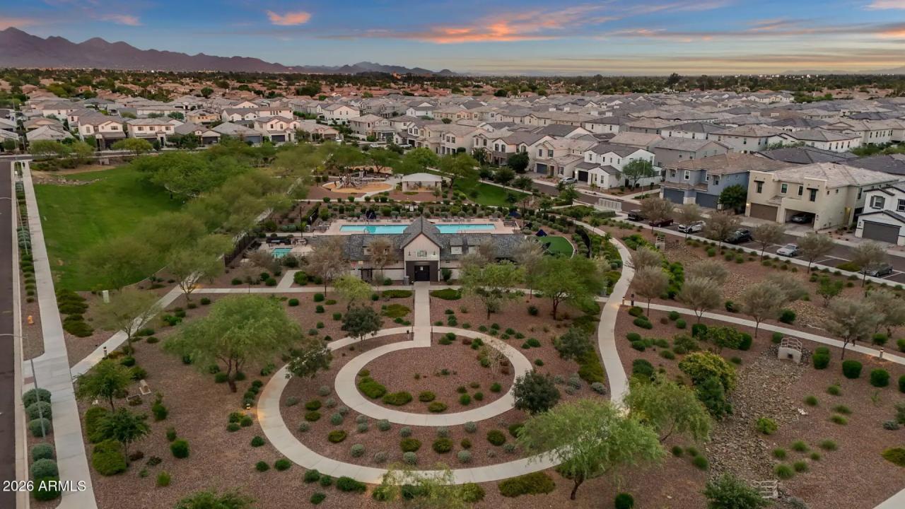 Real Estate Picture 37