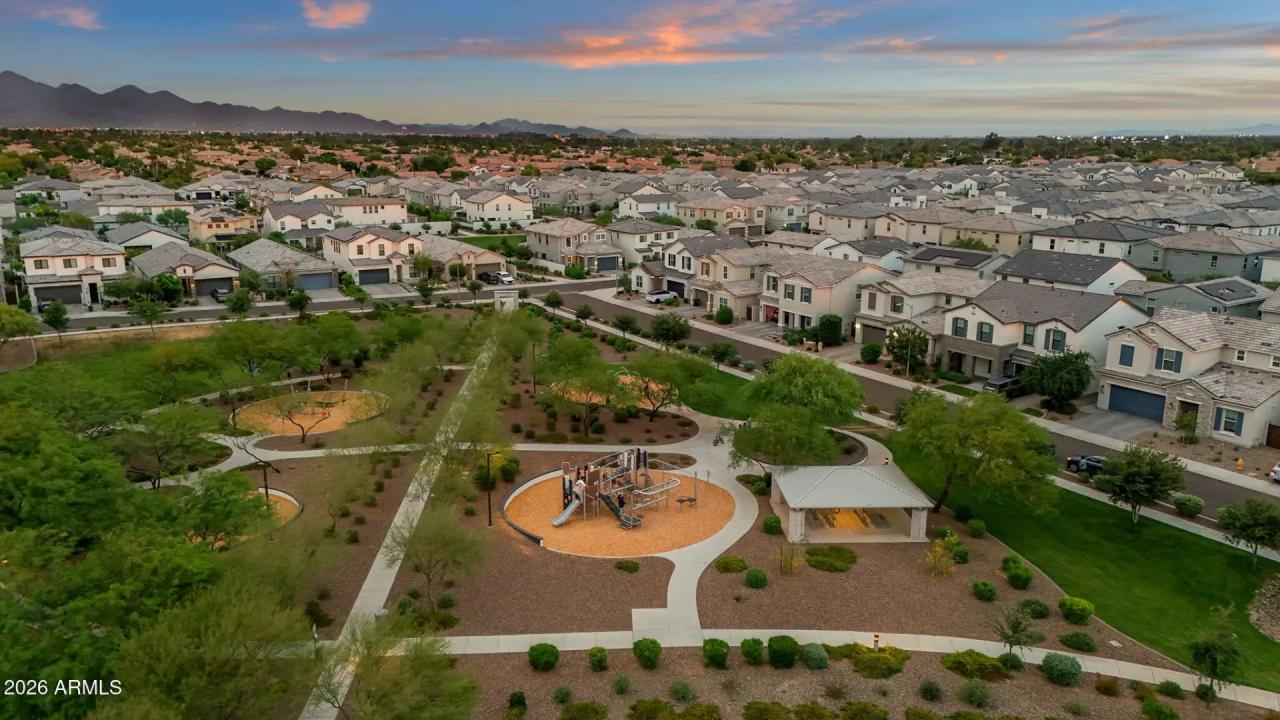 Real Estate Picture 40