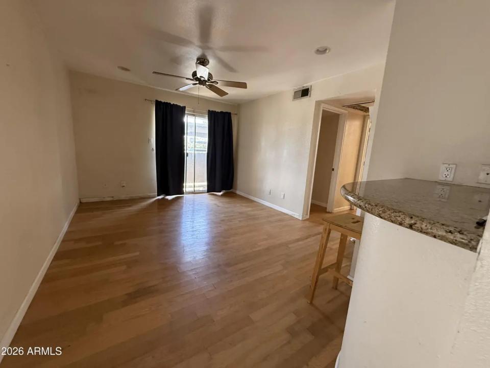 Real Estate Picture 4