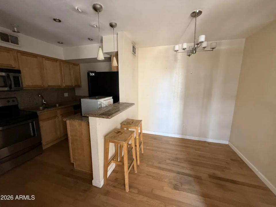 Real Estate Picture 5