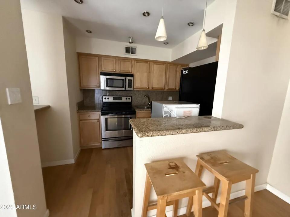 Real Estate Picture 6