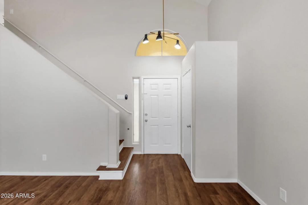 Real Estate Picture 3