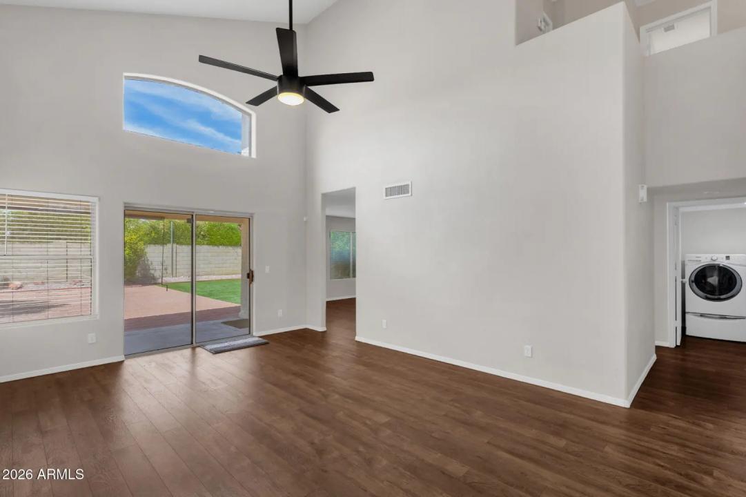 Real Estate Picture 5