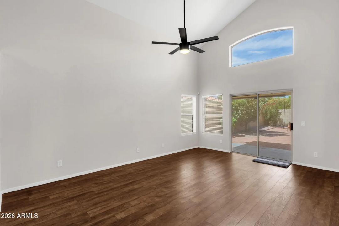 Real Estate Picture 6