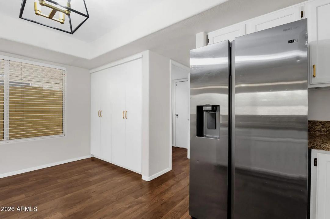 Real Estate Picture 14