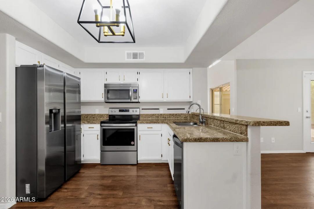 Real Estate Picture 12